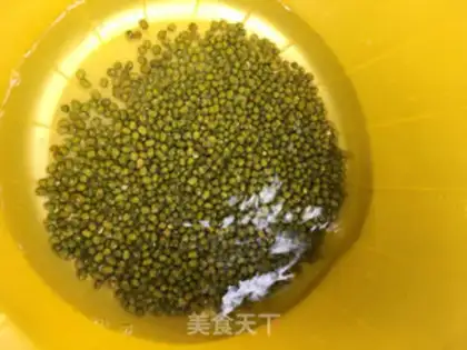 Make Iced green bean soup step 2
