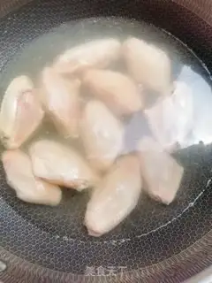 Make Five golden chicken wings step 0