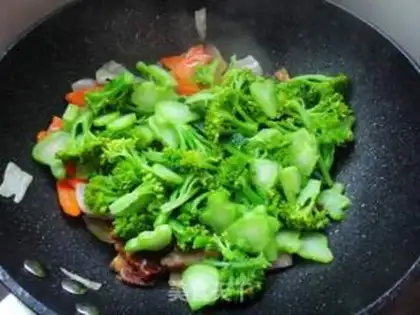 Make Red rib noodles step 2