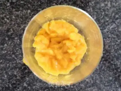 Make Mango dirty tea step 1