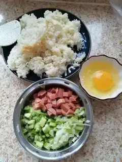 Make cucumber ham and egg fried rice step 0