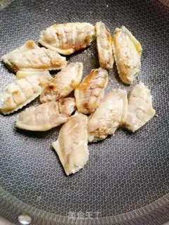 Make Five golden chicken wings step 4