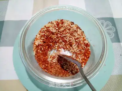 Make Simple pepper oil step 4
