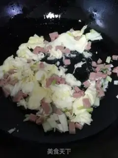 Make cucumber ham and egg fried rice step 2