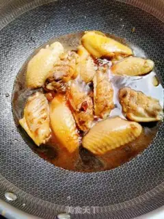 Make Five golden chicken wings step 6