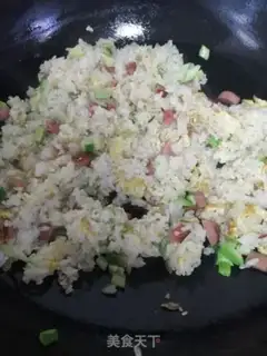Make cucumber ham and egg fried rice step 6