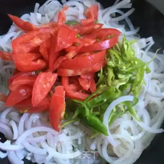 Make Tomato fried onions step 4