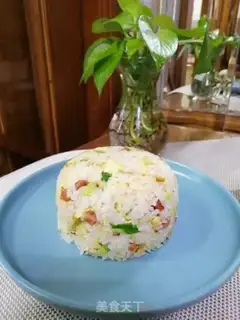 Make cucumber ham and egg fried rice step 8