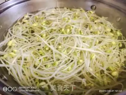 Make The beanhorns tore the chicken noodles step 4