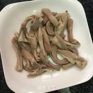 Make Celery fried pig belly step 0