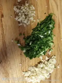 Make Spicy onions step 1