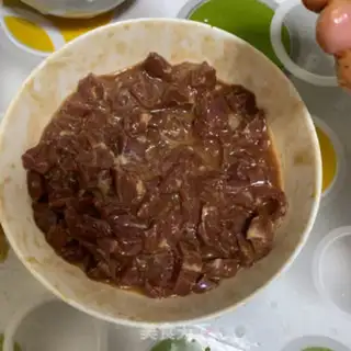 Make Black pepper beef noodles step 5