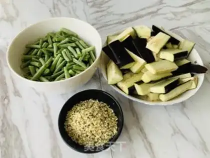 Make Pyramid and eggplant step 0