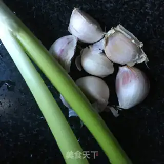 Make Pelican and garlic step 1