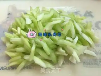 Make Celery makes lilies step 1