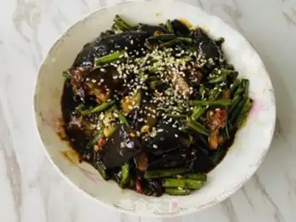 Make Pyramid and eggplant step 3