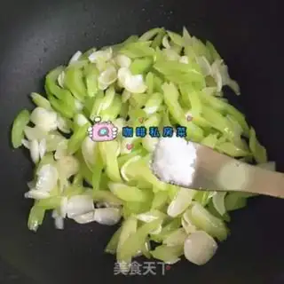 Make Celery makes lilies step 5