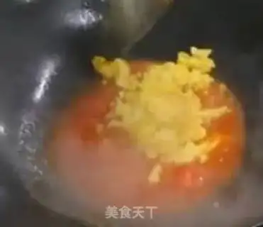 Make Tomato fried eggs step 5