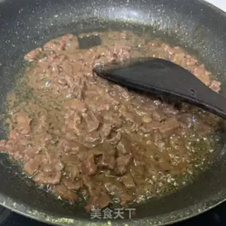 Make Black pepper beef noodles step 23