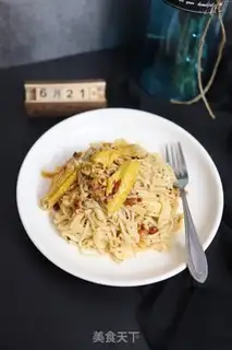 Make Hands torn chicken noodles step 7