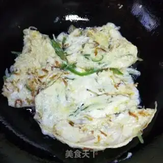 Make Cream shrimp, fried eggs step 7