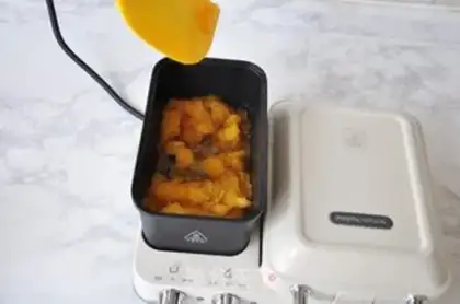 Make Pineapple sandwich step 3