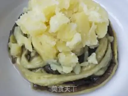 Make Cool potatoes and cheese step 2