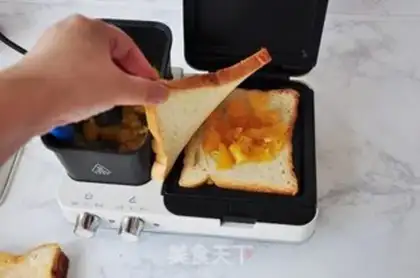 Make Pineapple sandwich step 5