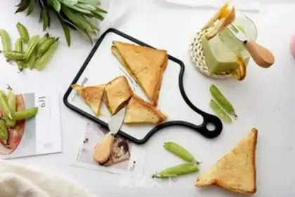 Make Pineapple sandwich step 8