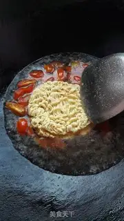 Make Tomato egg noodles step 4