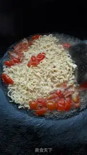 Make Tomato egg noodles step 5