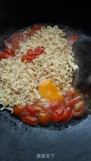 Make Tomato egg noodles step 6