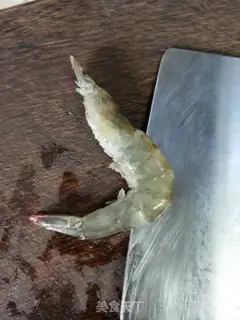 Make Garlic fan steamed shrimp step 2
