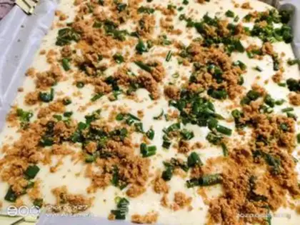 Make Onion pine cake piece step 17
