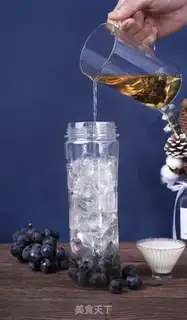 Make A glass of grapes step 1
