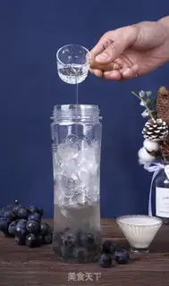 Make A glass of grapes step 2