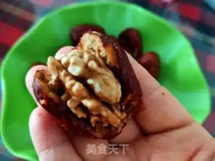 Make Red dates steaming walnuts step 4