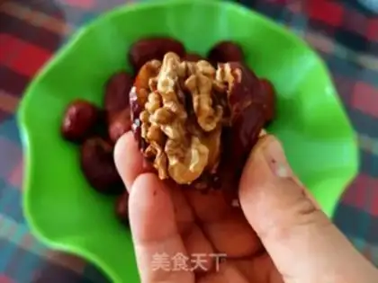 Make Red dates steaming walnuts step 5