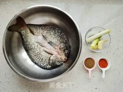 Make Honey-cooked fish step 0