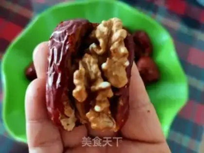 Make Red dates steaming walnuts step 6