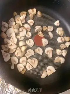Make Butter and seafood pasta step 3