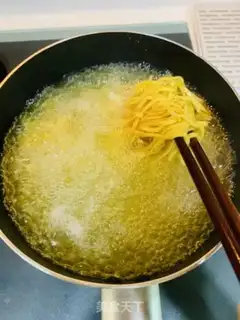 Make Egg noodle step 1