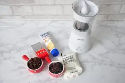 Make Black sugar, red bean milk step 0