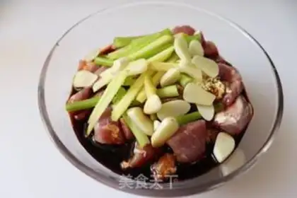 Make Traditional red dates and salted yolk step 0