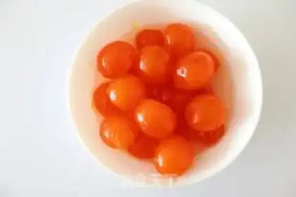 Make Traditional red dates and salted yolk step 2