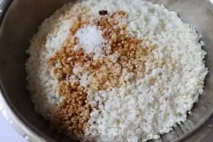 Make Traditional red dates and salted yolk step 3