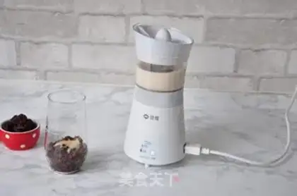 Make Black sugar, red bean milk step 7