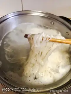 Make Spicy little noodles step 1