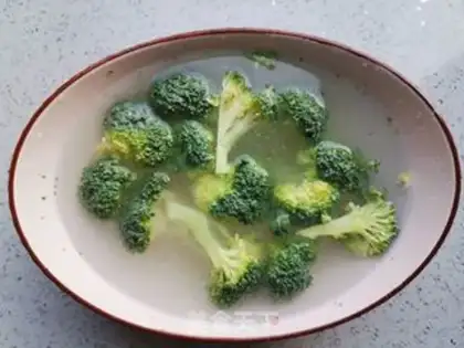 Make Fried broccoli step 0