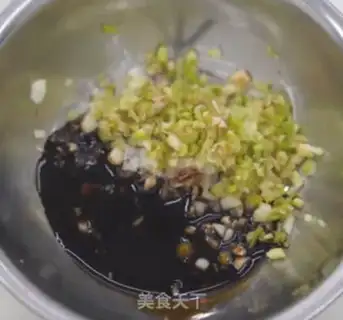 Make Red oil and a bouquet step 6